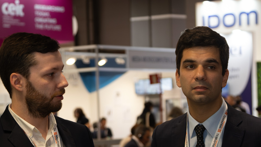 Dois representantes do RAIL CoLAB num evento do setor