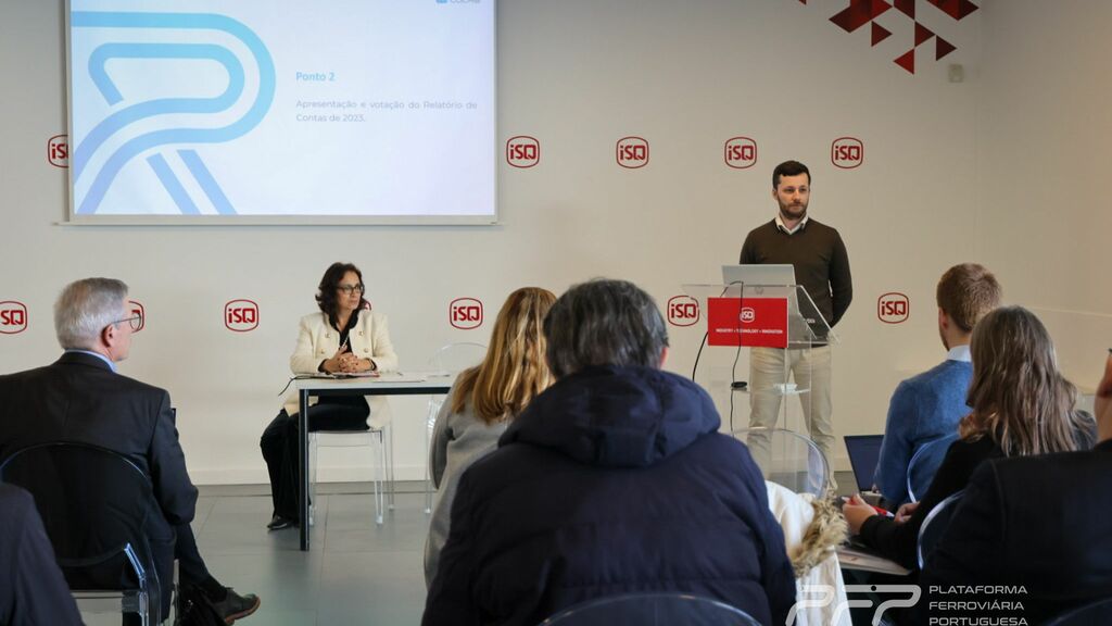 Apresentação aos associados na Assembleia Geral, no ISQ